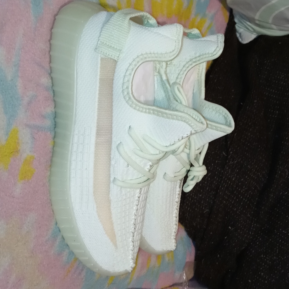 Shoes - Picture 2 of 3